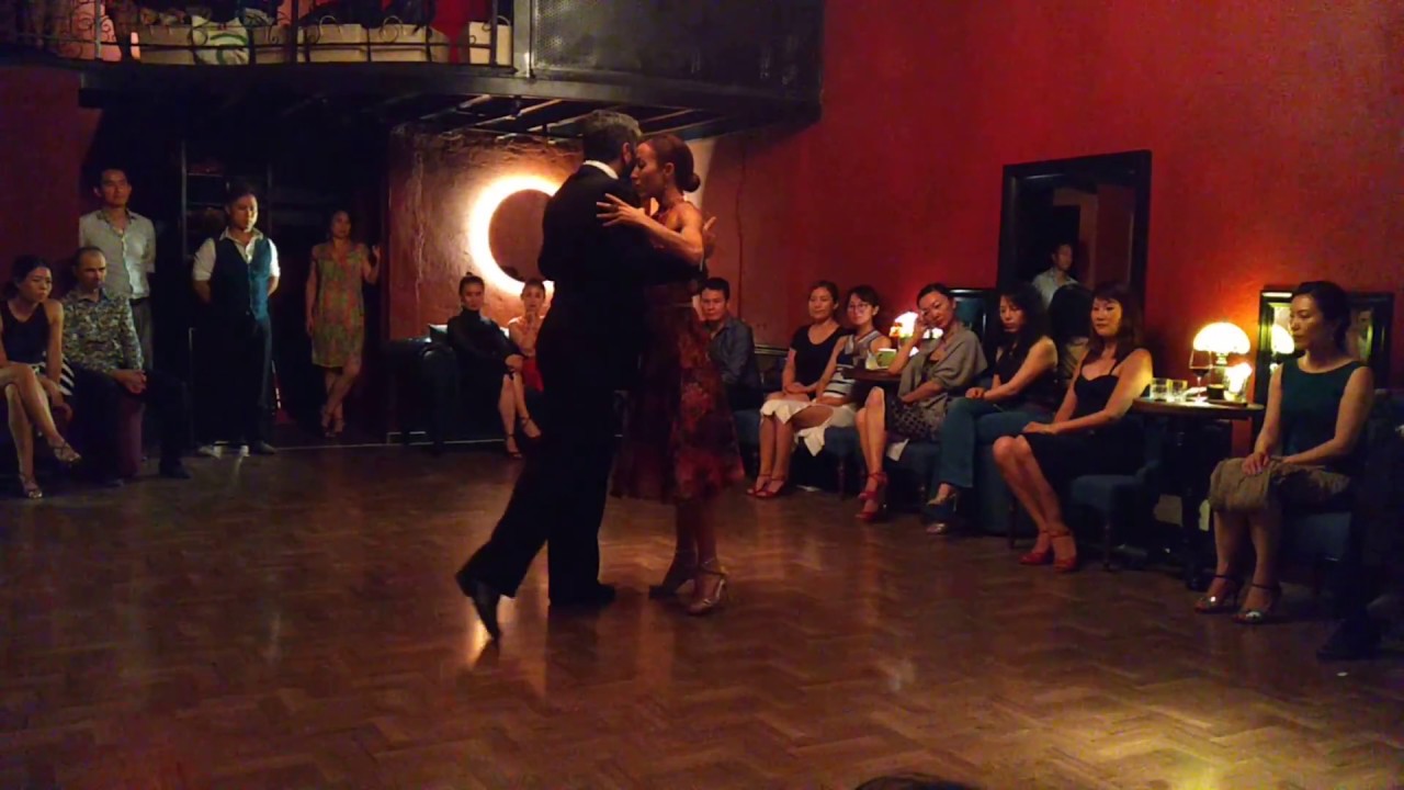 Andres Laza Moreno y Luciana Arregui en Shanghai 3/4