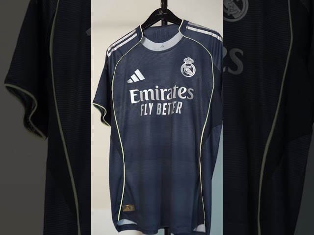 Vídeo relacionado con Riñonera Real Madrid 25/26 Ajustable y cómoda para Colegio, Viajes, Ocio Diario y Actividades Deportivas