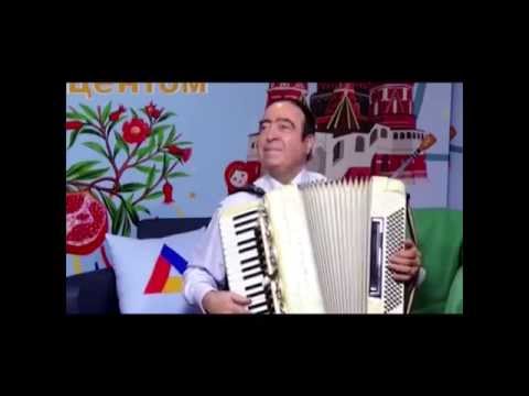 Армянский музыкант в Москве, Аккордеонист Артём Арутюнян - "Меглио Стасера"