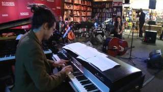 Esperanza Spalding performs &quot;Apple Blossom&quot;