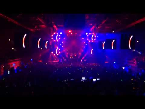 Transmission 2014 SK - Orjan Nilsen: twoloud - Traffic (Tiësto Edit)