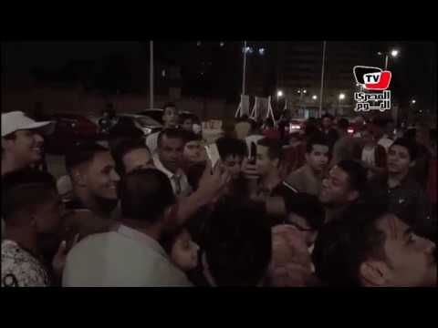 الجماهير تحاصر إبراهيم صلاح بعد مباراة فريقه أمام بيراميدز لالتقاط السيلفى