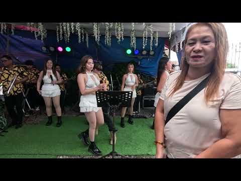 Yon oh!!! Eto, mas malapit ng konti. Dito naman kami sa Santa, Ilocos Sur. Tess @ 70.