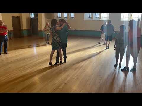 Round Dancing - Foxtrot - Reverse Turn to Hover Corte