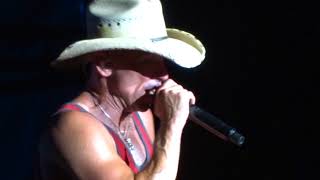 Kenny Chesney - Setting the World On Fire in Toronto