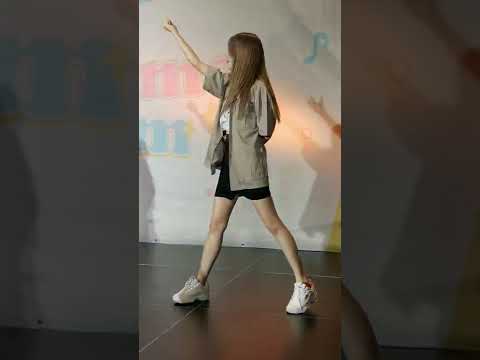 220312 (Vasa Fancam) Castella - Shout @ Peach You Homeroom - Donki Mall Thonglor