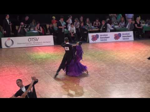 Youth European Champions 2011 Artem Bronnikov and Daria Grishko