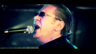 ELEPHANT PLAZA   Naked