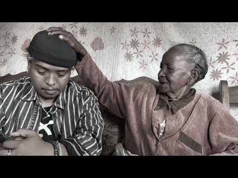 Tanjona Randrianarivelo - Tsofy Rano (Official Video)