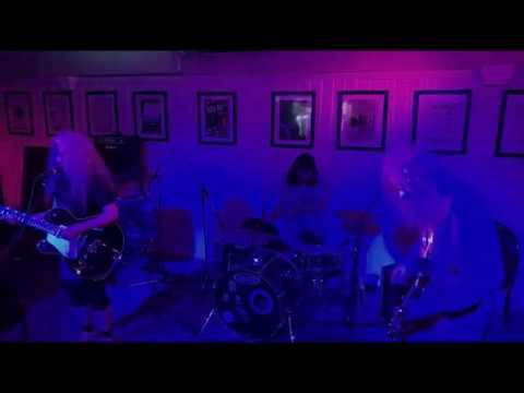 Francisca Griffin and The Bus Shelter Boys - Wolf (live)