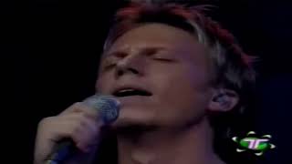 Sin Bandera / No Neguemos El Amor / En Vivo 2001