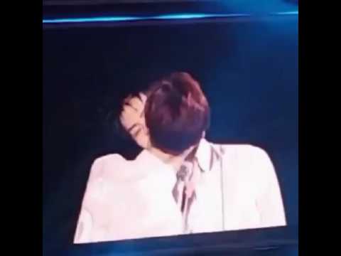 EXO SUHO - SEHUN / SESU KISSING.