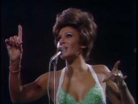 Shirley Bassey "Goldfinger" - Live at Royal Albert Hall, 1974.