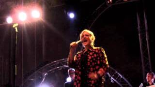 Alice Russell - Living the life of a dreamer live @Ida y vuelta