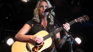 Beccy Cole - The Waitress