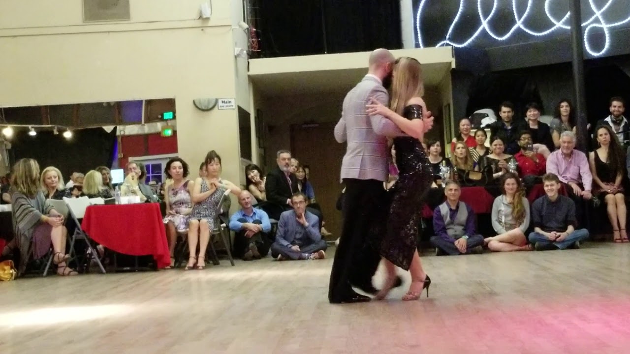 Lorena González & Gastón Camejo at La milonga de Nora on April 13, 2019 (2 of 4)