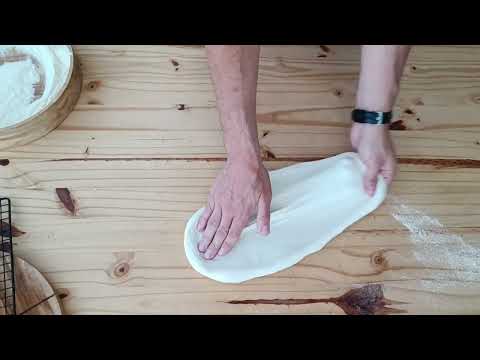 Abertura de massa  de pizza napolitana