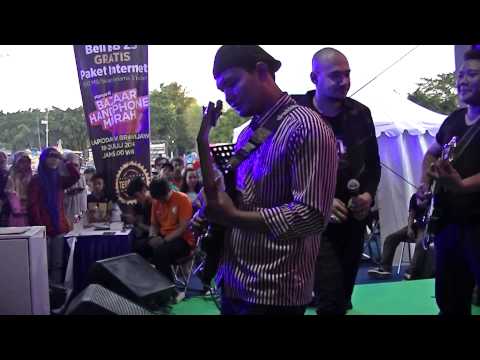 Husein Idol feat Deny & The Add Band - Madu Tiga - Ngabuburit Bersama XL Surabaya 2014