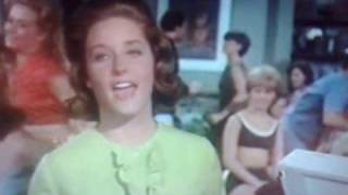 Lesley Gore - Leave Me Alone