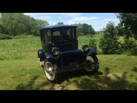 Thumbnail for 1929 Detroit Electric Car drives into barn by Detroit Electric