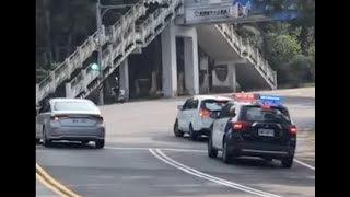 暖警，幫你看著後面，再直的車都能彎了