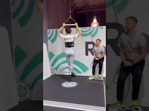 おお！これがフィギュアスケーターが氷外でトレーニングする方法です 👀 📹: jasonbskates (IG)