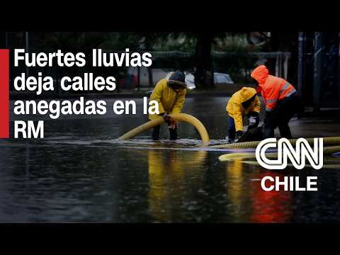 Continúan anegamientos en distintos puntos de la Región Metropolitana