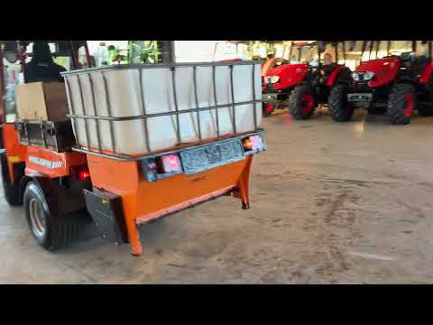 Video: Holder C 2.42 redskabsbærer med sneplov og saltudlægger 1