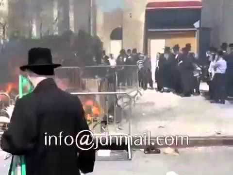 Pesach in Satmar 5771 - Sreifas Chumetz