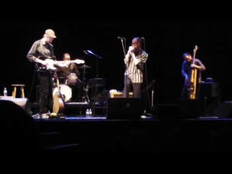 Graham Young slide guitar solo with Carlos del Junco and The Blues Mongrels