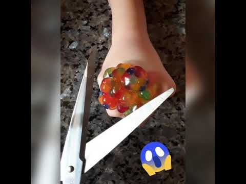Antistressball zerschneiden ! 😱🤪