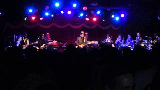 Elvis Costello &amp; The Roots - Walk Us Uptown (Live @ Brooklyn Bowl)