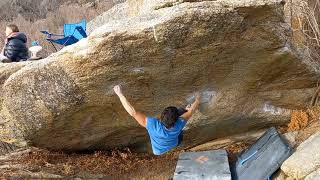 Video thumbnail of Le tombeau de damme panc ashash Right, 8a+. Targasonne