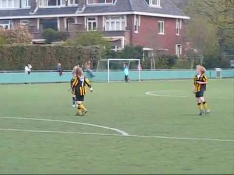 HVV F2 Voorjaars Kampioen 2011.wmv