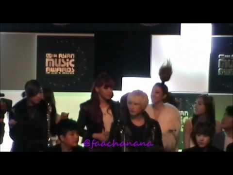 2NE1 having fun at MAMA Awards 2011 (Minus CL)