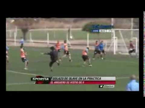 Golazo Olave en la práctica de Belgrano