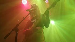 "Congratulations" - Madilyn Bailey live @ Les Étoiles, Paris