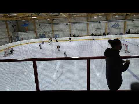 Kopio videosta Uplakers musta - Kiekko-Nikkarit