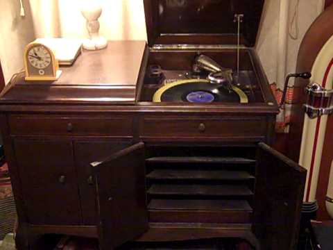 TED LEWIS & HIS ORCH. - 12th STREET RAG - ROARING 20'S VICTROLA.MP4