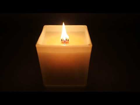 Paląca się świeca sojowa z drewnianym knotem Platinum Candle