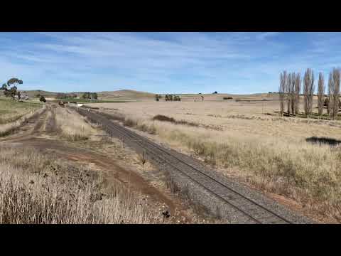 4490 and 4501 passing Blayney on a THNSW Support Train