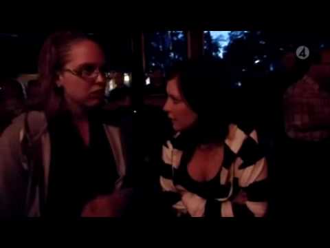 Bonde-Fredrik och tjejerna dansar