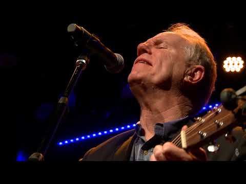 Loudon Wainwright III - Be Careful There’s A Baby In The House (eTown webisode #1312)