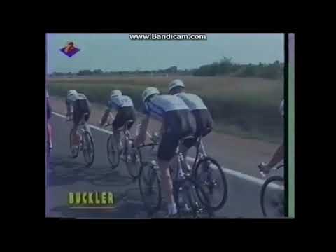 Tour de France 1991 - Etape 2 - Ariostea apporte le maillot jaune sur les épaules de Rolf Sorensen