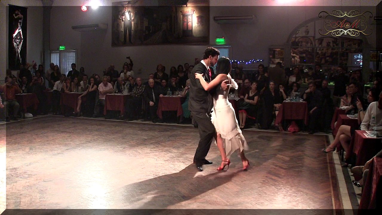 Natacha Poberaj, Julio Bassan y Orquesta Color Tango en Salón Canning