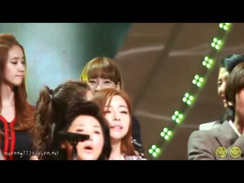 Fancam Hyoyeon  bullying  Taeyeon @ G20 Special Hope Concert