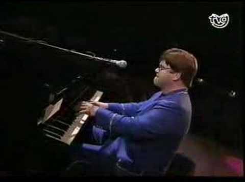 Elton John live in Pontevedra speed piano