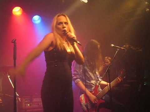 Netta Dahlberg Run For Cover - Pull Me Under - On The Rocks, Helsinki 28.11.2015