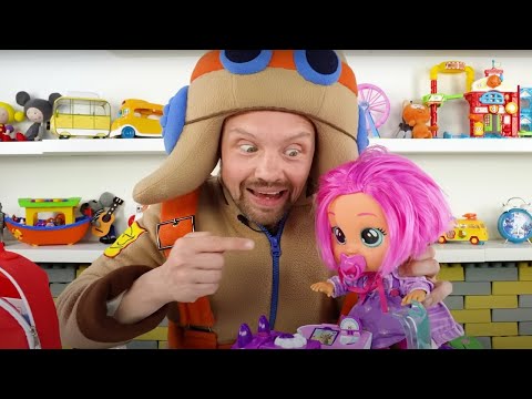 Лечим куклу! Играем в Доктора с игрушками Cry Babies и Petronix - КуКуPlay