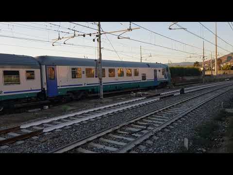 Treno Regionale+Locomotore E464.113 Regionale 34806 Reggio di Calabria Centrale-Villa San Giovanni
